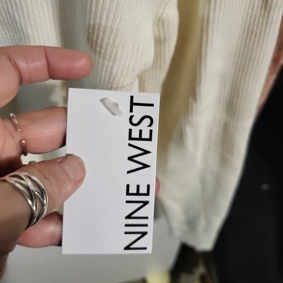 Sold - Picture 5 of 6